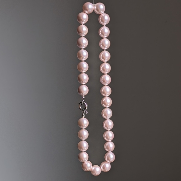 Pink Seashell Pearls Necklace - Picture 1 of 4